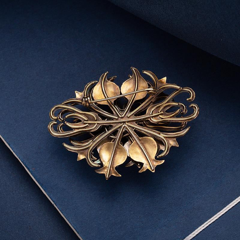 Retro Palace Filigree Brooch Jewelry